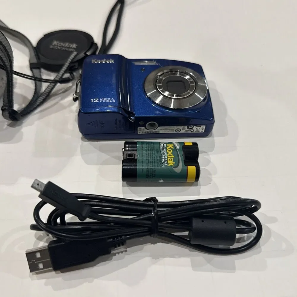 Kodak EasyShare Z650 Tested Working + CD82 Camera Lot Charger Included READ